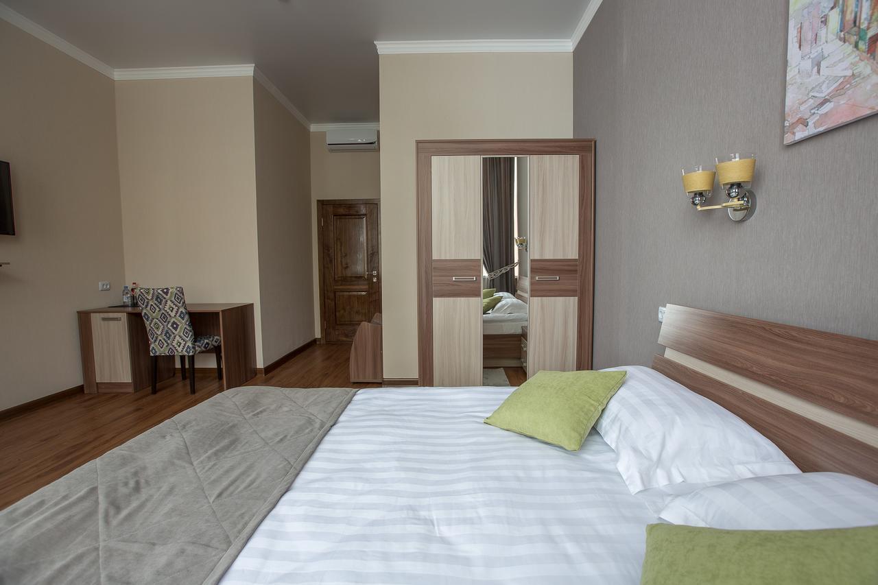 Maxx Inn Astana Buitenkant foto