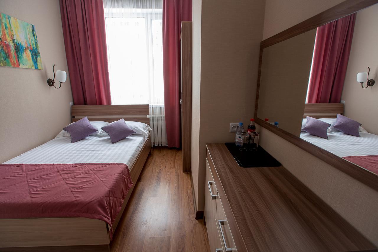 Maxx Inn Astana Buitenkant foto